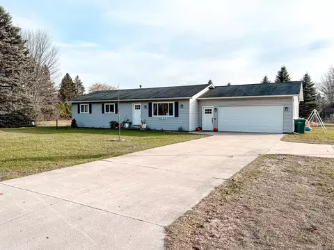 1025 W 3rd, Gladwin, MI 48624