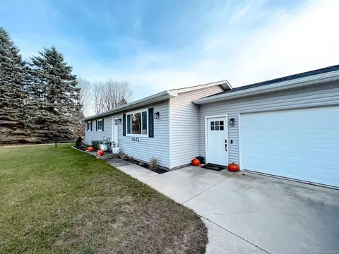 1025 W 3rd, Gladwin, MI 48624 photo 3