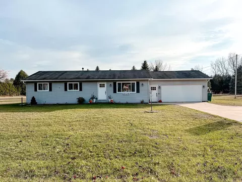 1025 W 3rd, Gladwin, MI 48624 photo 2
