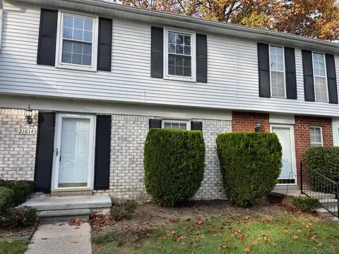 21614 Hidden Rivers, Southfield, MI 48075
