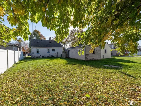 519 Bentley, Monroe, MI 48162 photo 21