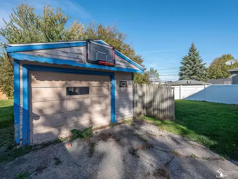 519 Bentley, Monroe, MI 48162 photo 19