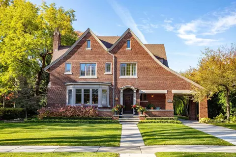 1011 Kensington, Grosse Pointe Park, MI 48230