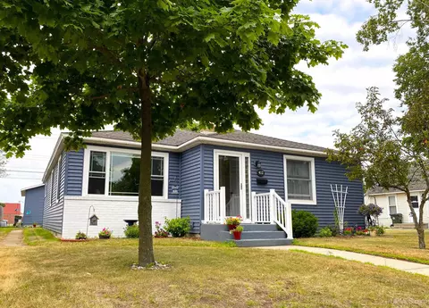 412 S 19th, Escanaba, MI 49829