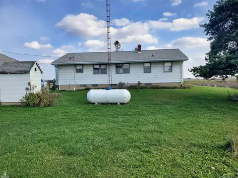 2671 Carpenter, Bad Axe, MI 48413 photo 2