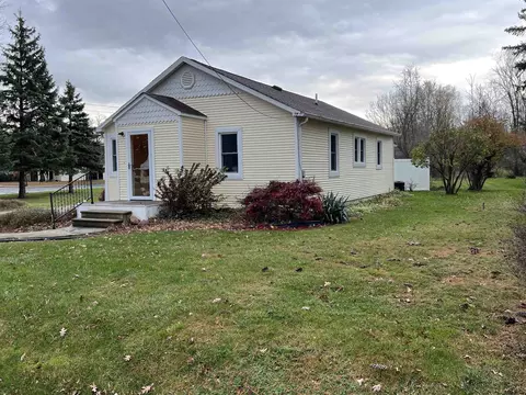 2064 Corunna, Owosso, MI 48867