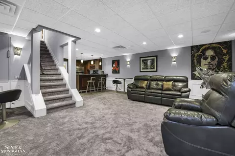 934 Lochmoor, Grosse Pointe Woods, MI 48236 photo 28