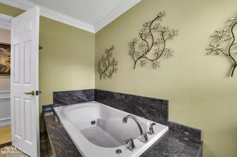 934 Lochmoor, Grosse Pointe Woods, MI 48236 photo 20