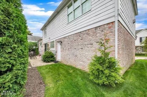934 Lochmoor, Grosse Pointe Woods, MI 48236 photo 36