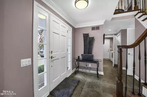 934 Lochmoor, Grosse Pointe Woods, MI 48236 photo 3