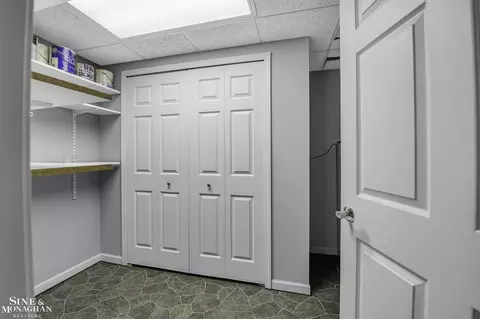 934 Lochmoor, Grosse Pointe Woods, MI 48236 photo 32