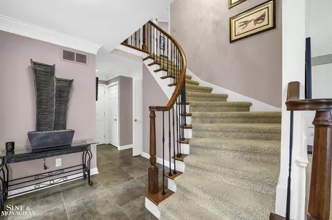 934 Lochmoor, Grosse Pointe Woods, MI 48236 photo 4