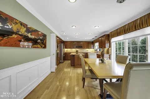 934 Lochmoor, Grosse Pointe Woods, MI 48236 photo 8
