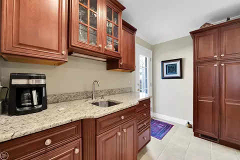 861 Shoreham Rd, Grosse Pointe Woods, MI 48236 photo 15