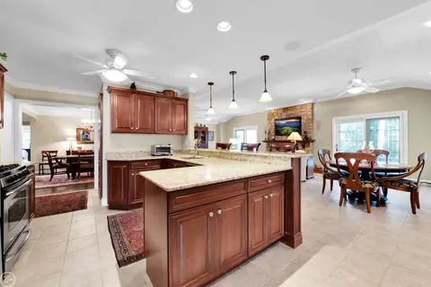 861 Shoreham Rd, Grosse Pointe Woods, MI 48236 photo 11