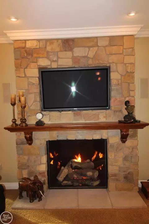 861 Shoreham Rd, Grosse Pointe Woods, MI 48236 photo 19