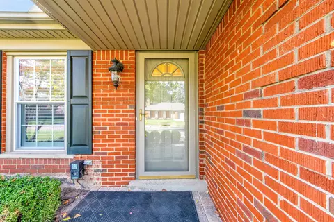 861 Shoreham Rd, Grosse Pointe Woods, MI 48236 photo 5