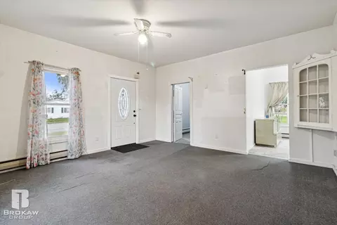 532 E Broad, Linden, MI 48451 photo 12