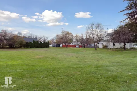 532 E Broad, Linden, MI 48451 photo 3