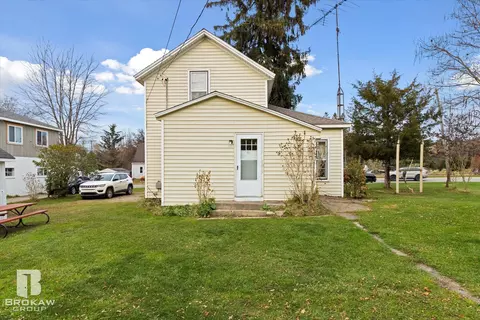 532 E Broad, Linden, MI 48451 photo 5