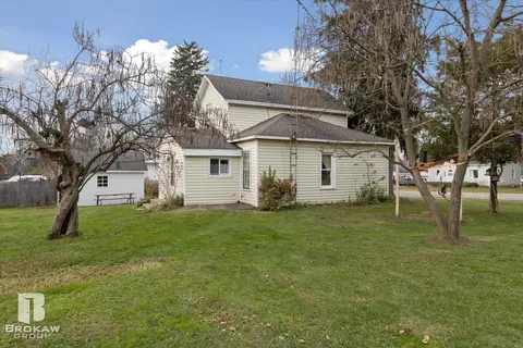 532 E Broad, Linden, MI 48451 photo 31