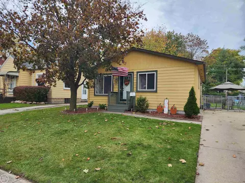1641 Lyon, Port Huron, MI 48060