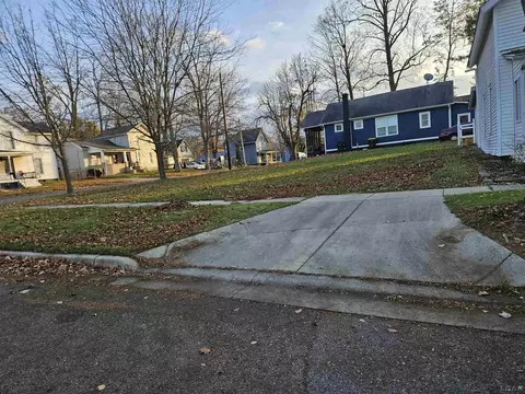 426 Chestnut, Adrian, MI 49221 photo 2