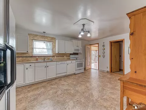 114 Cole, Monroe, MI 48162 photo 9