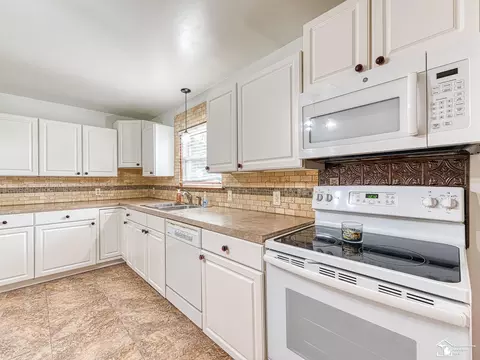 114 Cole, Monroe, MI 48162 photo 7