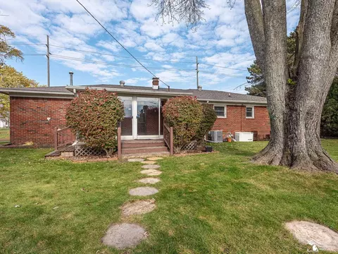 114 Cole, Monroe, MI 48162 photo 34