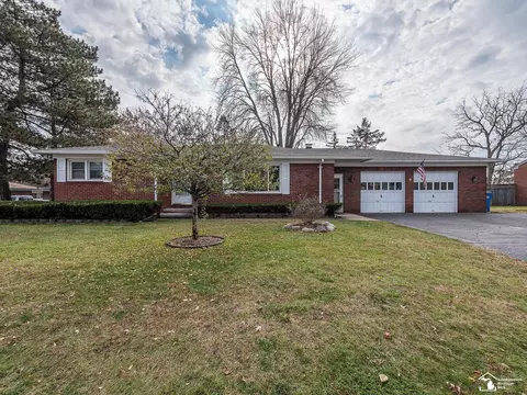114 Cole, Monroe, MI 48162 photo 2