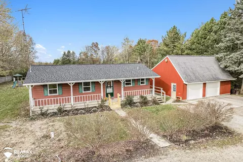 2244 S Oak, Davison, MI 48423 photo 2