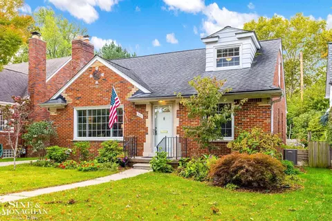 781 University, Grosse Pointe, MI 48230