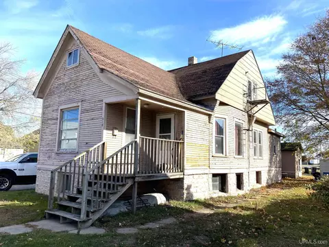 318 N 18th, Escanaba, MI 49829