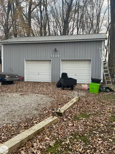 5191 Taft, Algonac, MI 48001 photo 2