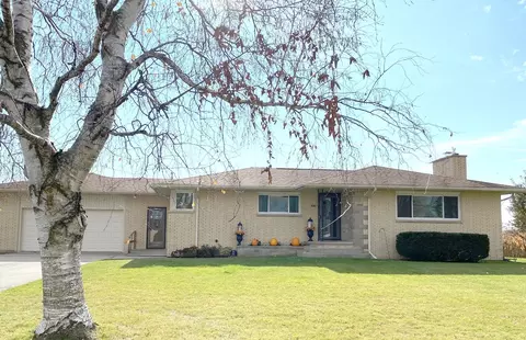 1075 W Youngs Ditch, Bay City, MI 48708