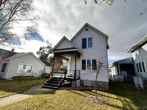 608 S 11th, Escanaba, MI 49829