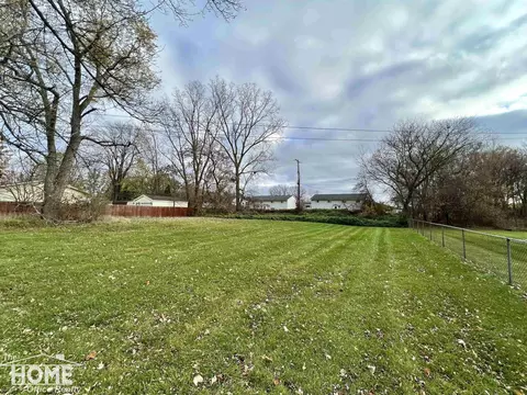 809 W Main, Durand, MI 48429 photo 2
