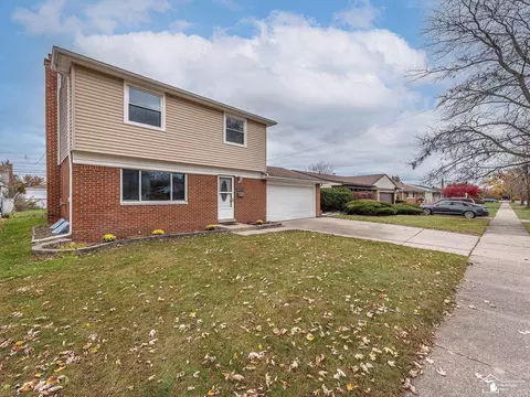 22112 Kensington, Taylor, MI 48180