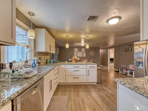 115 E Grv, Monroe, MI 48162 photo 6