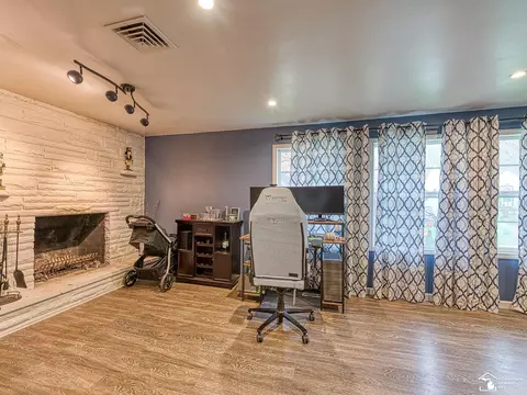 115 E Grv, Monroe, MI 48162 photo 8