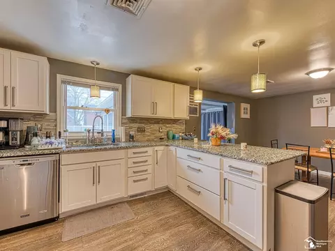 115 E Grv, Monroe, MI 48162 photo 7