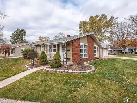 2 Winston, Monroe, MI 48161
