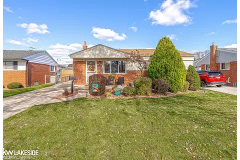 18127 Rainbow, Fraser, MI 48026