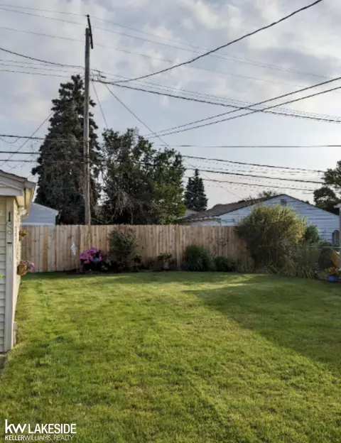18127 Rainbow, Fraser, MI 48026 photo 33