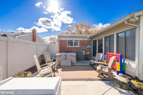 18127 Rainbow, Fraser, MI 48026 photo 11