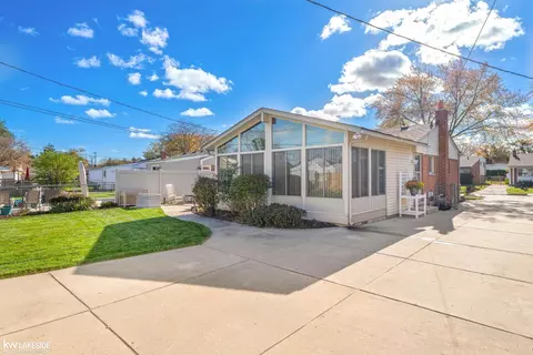 18127 Rainbow, Fraser, MI 48026 photo 10