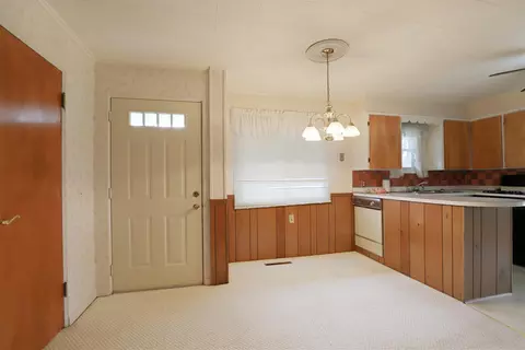 1309 Coutant, Flushing, MI 48433 photo 4