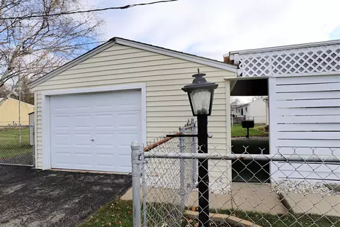 1309 Coutant, Flushing, MI 48433 photo 26