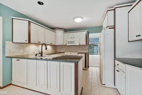 16845 Crystal, Macomb, MI 48042 photo 22